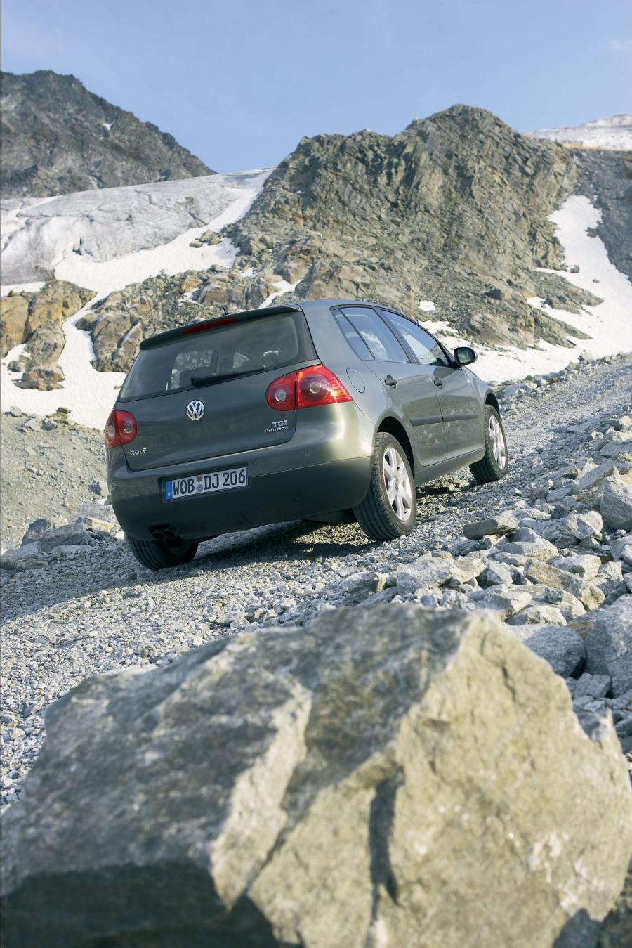  Volkswagen Golf 2004 года  (фото 87 из 170)